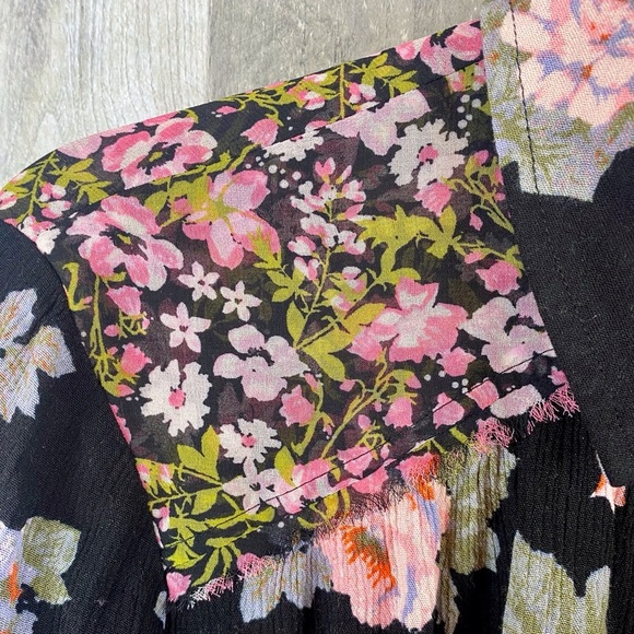 Free People Hold On To Me Floral Print Blouse in Black Combo Size Medium. - Picture 6 of 15